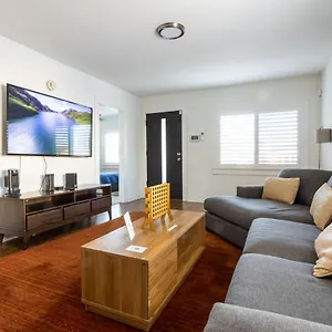 Stylish 2bd 8 Min From Airport, 4 Min From Sofi Villa
